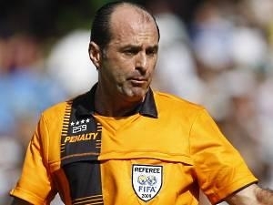 O gacho Carlos Eugnio Simon ser o primeiro rbitro brasileiro a trabalhar em trs Copas
