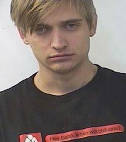 - Eu sou um modelo muito famoso, disse Nick Snider ao ser preso.