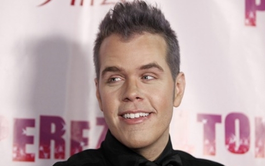 Blogueiro de fofocas Perez Hilton foi eleito mais influente da internet pelo terceiro ano seguido.