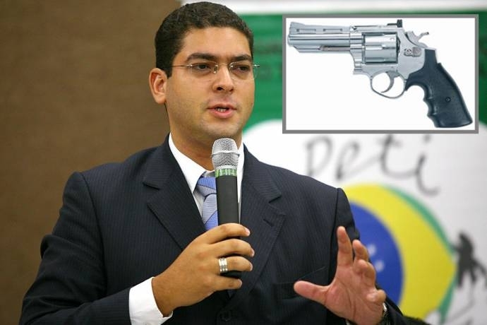 O secretrio Jos Jnior: tese  de que ele desconhecia arma