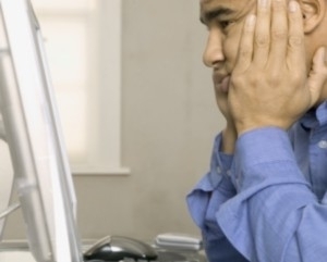 Pessoas que passam muito tempo na web t�m mais chances de apresentar sintomas de depress�o.