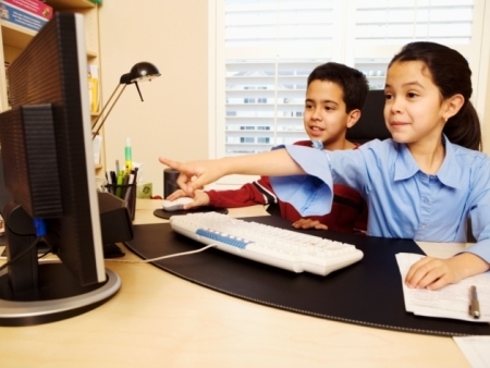 A concluso  que os maus hbitos das crianas na web esto ligados  falta de planejamento por parte dos pais