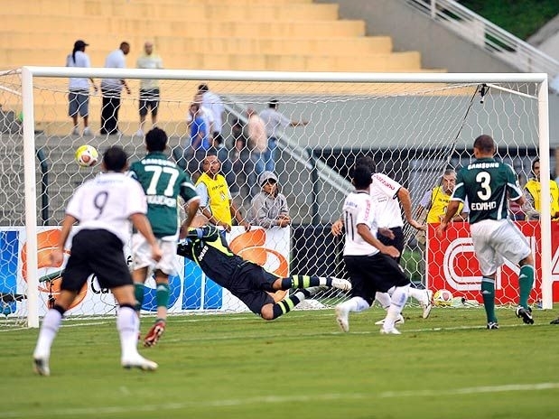 Jorge Henrique marca no incio e garante 1 vitria do Corinthians sobre rival desde outubro de 2006