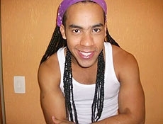 Uilian quebrou o dente com um po 