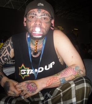 Blogueiro diz que chips vo permitir modificaes belas e uteis no corpo humano.