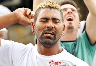 Promotoria pede que Zina passa por per�cia m�dica.