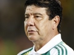 Joel Santana assume o comando do Botafogo nesta tera