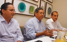 Ficou acertado que os tucanos e democratas v�o fazer pesquisas separadas