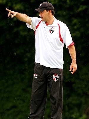 Ricardo Gomes pode ganhar o reforo de Alex Silva em breve