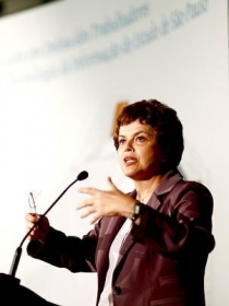 A ministra Dilma Rousseff discursou na inaugura��o do sindicato