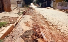 Vrios bairros na Capital esto com as ruas esburacadas