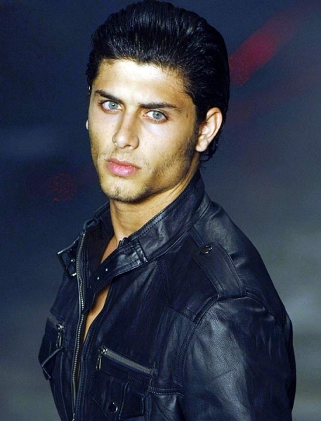 Jesus Luz durante desfile na SPFW; modelo teve tratamento especial em evento de moda