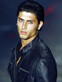 Jesus Luz durante desfile na SPFW; modelo teve tratamento especial em evento de moda  