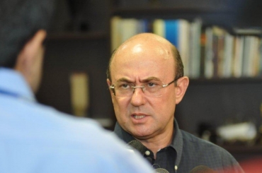 Segundo Riva, n�o h� viabilidade pol�tica nessa composi��o, pois Janete e Silval disputariam votos no Norte do Estado