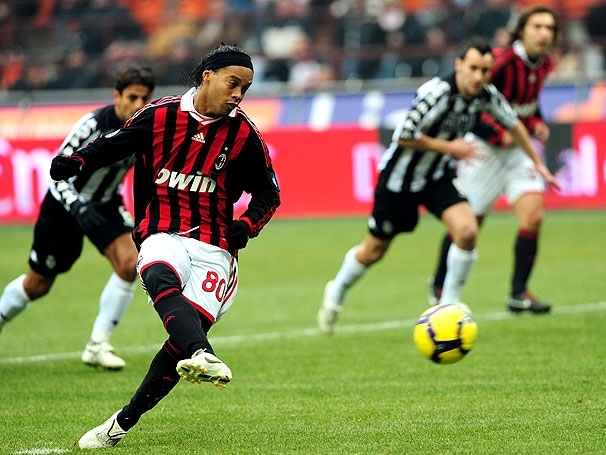 Ronaldinho Gacho em ao pelo Milan
