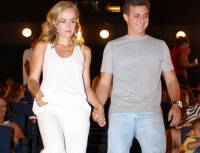 Prejuzo: Anglica e Huck so furtados no Mxico