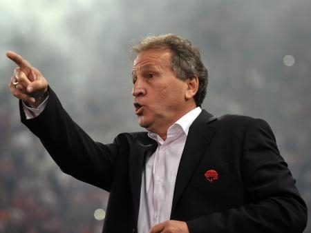 Zico j comandou seis equipes aps encerrar a carreira de jogador, mas ainda no dirigiu nenhum time do Brasil.