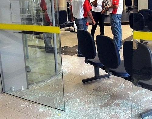 Armas de grosso calibre e violncia so usados pelos grupos cada vez mais organizados