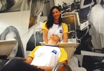 Tatiane Regina Magri j  esteticista e faz curso de cabeleireira para ampliar rea de atuao 