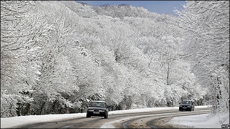 Estradas secundrias do oeste da Frana esto quase intransitveis