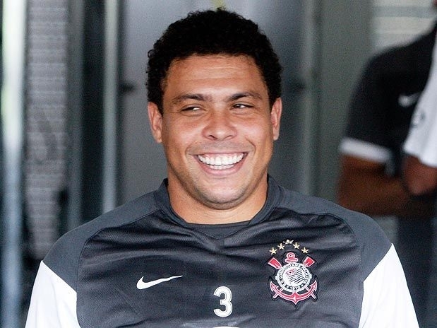Presena de Ronaldo e Roberto Carlos, dolos do Real Madrid, no Corinthians pode facilitar a realizao do amistoso