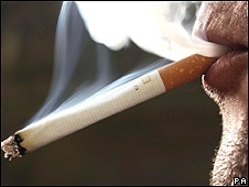 Ex-fumantes tendem a engordar porque o cigarro inibe o apetite