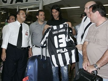 Abreu  recebido com festa no Rio de Janeiro