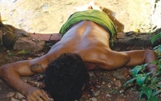 No bairro Planalto o usurio de drogas Valter Foster foi encontrado com um tiro na nuca