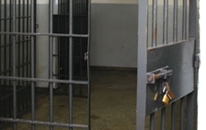 O risco dos ladres serem presos  pequeno e quando isso acontece, em pouco tempo esto soltos