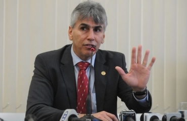 O conselheiro Gilberrto Valente Martins, que pediu providncias ao TJ-MT