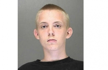 Agressor ficou de ressaca na cadeia. Bem feito