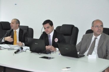 Promotores de Justia Danilo Lovisaro do Nascimento e Rodrigo Curti