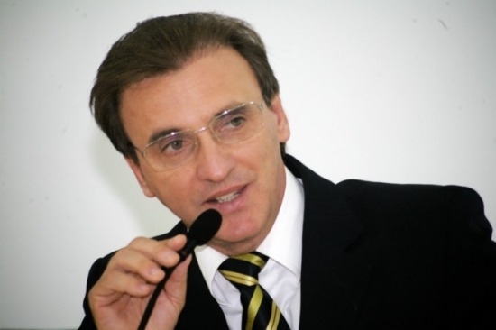 Brunetto entrega Ttulo de Cidado mato-grossense a personalidades  de Paranata, na noite desta sexta-feira