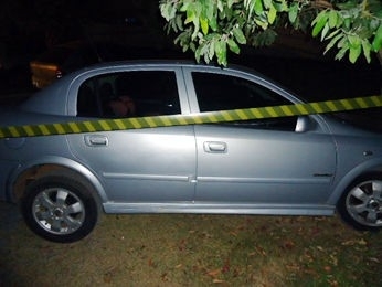 Menina morreu aps ficar presa dentro de carro.