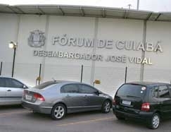 Acusado mora em Belm, no esteve presente no Jri e acabou condenado  revelia