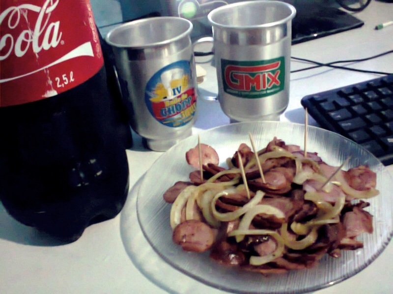 Comeou na manh desta quinta-feira (06.06) o lanamento de vigas sobre a trincheira