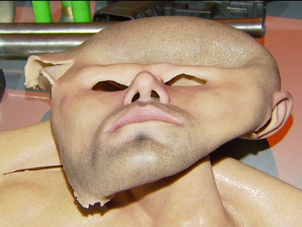 Mscara era usada para disfarce da quadrilha envolvida com exploses