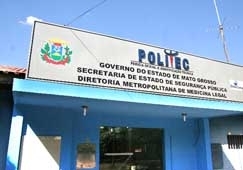 Corpo estava em estado de decomposi��o e foi levado para o Instituto de Medicina Legal (IML), que fica no bairro Carumb�