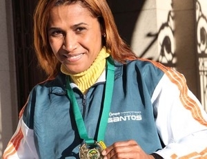 Ivani fatura mais um t�tulo brasileiro