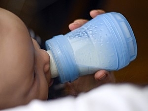 Bisfenol A presente em algumas mamadeiras foi proibido em vrios pases