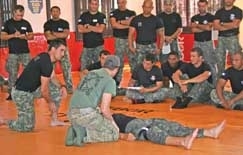 Uma das etapas do treinamento de policiais do Batalho de Operaes Especiais (Bope), que tentam se aprimorar para comba