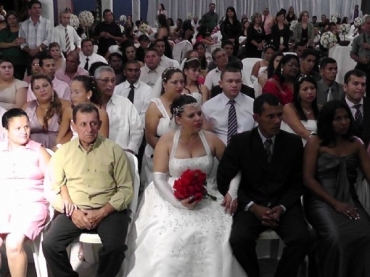 Os casais receberam uma linda festa preparada pela prefeitura