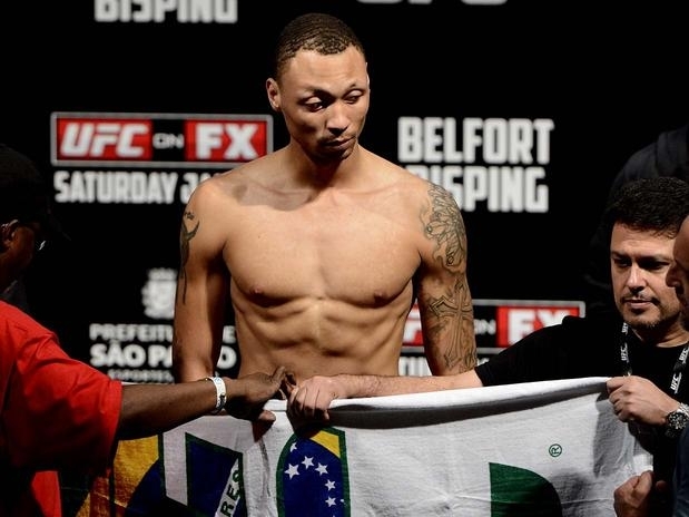 Lutadores como Massaranduba costumam perder mais de 10 kg em poucas semanas para poder lutar