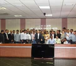 Governador disse que vai rever contratos, mas que no far qualquer julgamento antes de relatrio