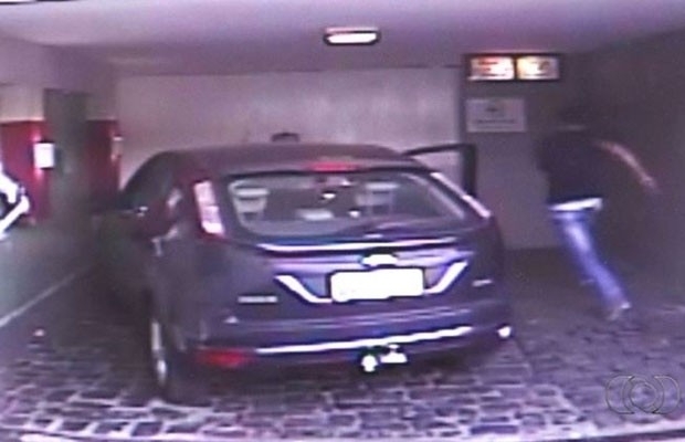 Advogado tentou derrubar porto para sair de motel, em Anpolis