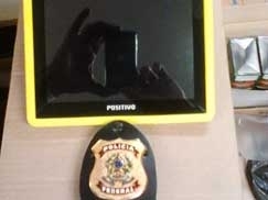 Nas caixas usadas para guardar os equipamentos estavam um etiqueta com o endereo da prefeitura de Cuiab