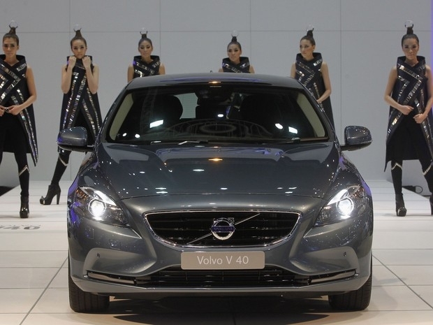 Volvo V40 tem motor 2.0 turbo e transmisso automtica de seis marchas