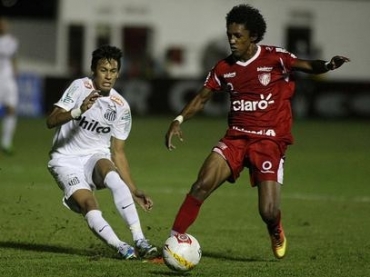 Neymar treino, apesar de partida desgastante em Mogi Mirim no sbado