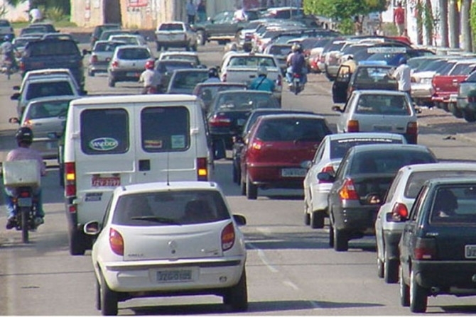 Carros: donos de veculos podem pagar imposto com desconto