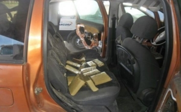 Droga foi descoberta em autom�vel que seria destinado para uso do Poder Executivo